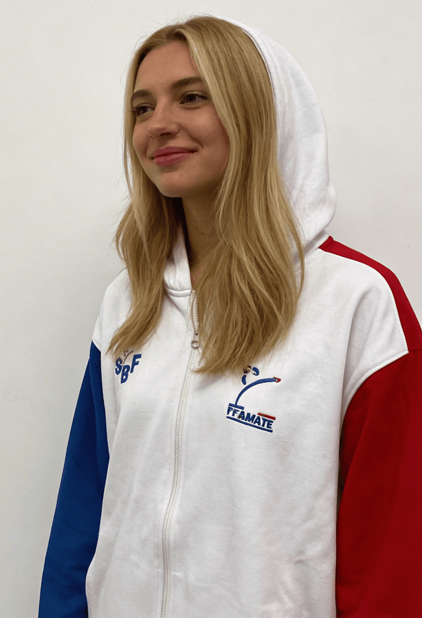 Sweat Capuche Blanc — Femme Portée
